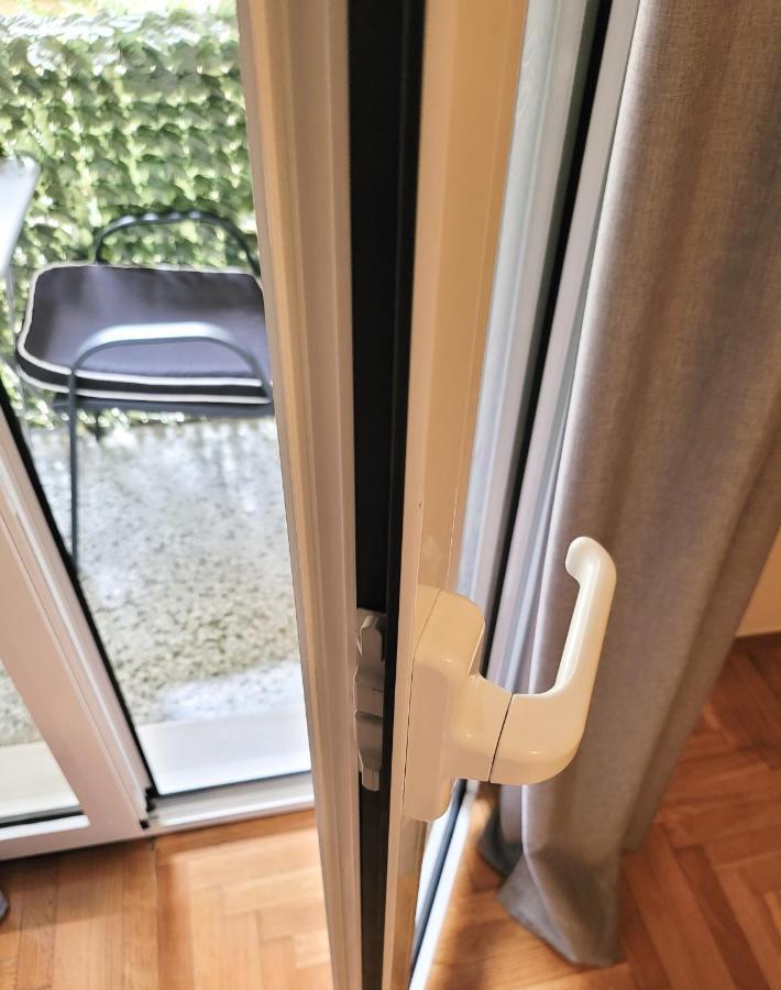 Best Vfm In Athens Apartment Bagian luar foto